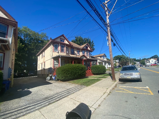 275 S Main St in Wharton, NJ - Foto de edificio - Building Photo