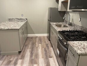 66 Shirley Ave, Unit #103 in Revere, MA - Building Photo - Building Photo