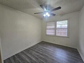 6717 Fairway Dr in Galveston, TX - Building Photo - Building Photo