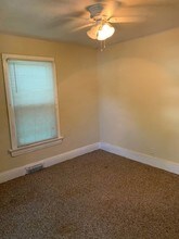 2442 Vine St-Unit -2 in Lincoln, NE - Building Photo - Building Photo