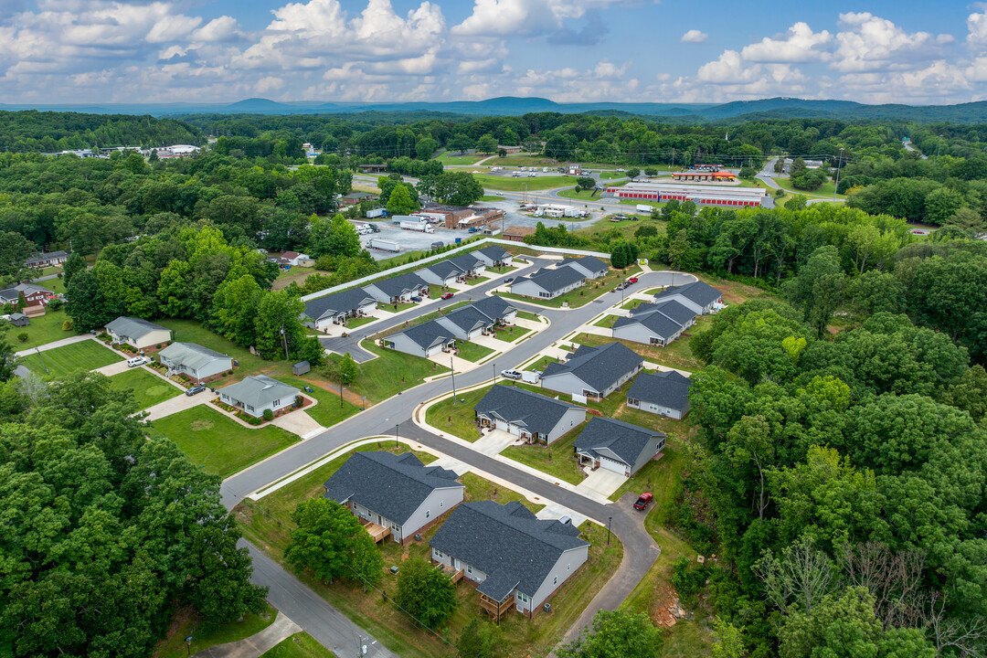 145 Whitley St in Asheboro, NC - Foto de edificio