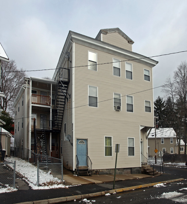 68 Anderson St in Naugatuck, CT - Building Photo - Building Photo