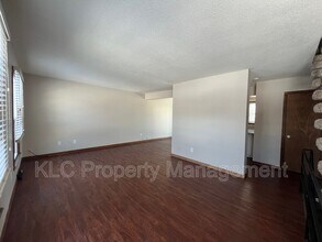 6650 Holcomb Cir in Des Moines, IA - Building Photo - Building Photo