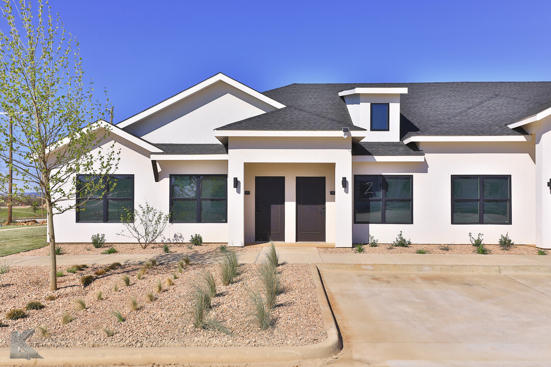 Southlake Villas in Abilene, TX - Building Photo