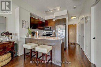 360-1360 Square One Dr in Mississauga, ON - Building Photo - Building Photo