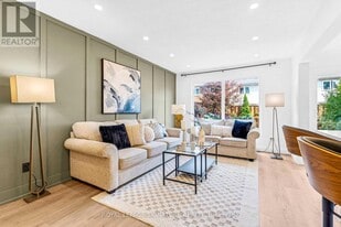 5273 Banting Ct. in Burlington, ON - Building Photo