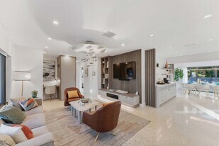 4875 NE 18th Ave in Oakland Park, FL - Building Photo