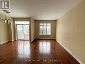 15 Madelon Dr in Ottawa, ON - Building Photo - Building Photo