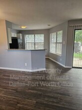 806 Castleglen Dr in Garland, TX - Building Photo - Building Photo