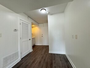 4524 Broadway, Unit 1N in Kansas City, MO - Foto de edificio - Building Photo