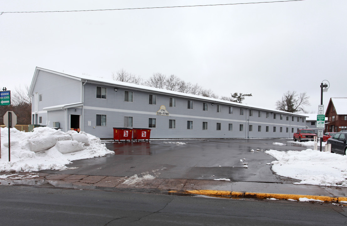 Galloway Creek in Menomonie, WI - Foto de edificio