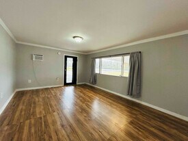 553597 US-1, Unit B in Hilliard, FL - Building Photo
