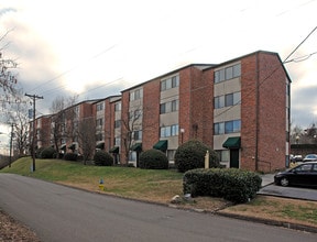 Kingston Place in Knoxville, TN - Building Photo - Building Photo