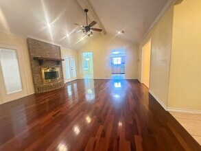 1504 Nelson Ct in Laredo, TX - Building Photo - Building Photo