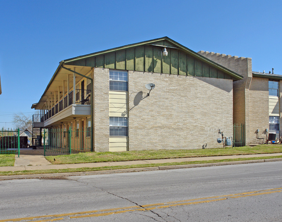 2511 E 6th St in Tulsa, OK - Foto de edificio