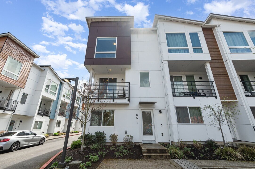 8611 21st Pl NE in Seattle, WA - Building Photo