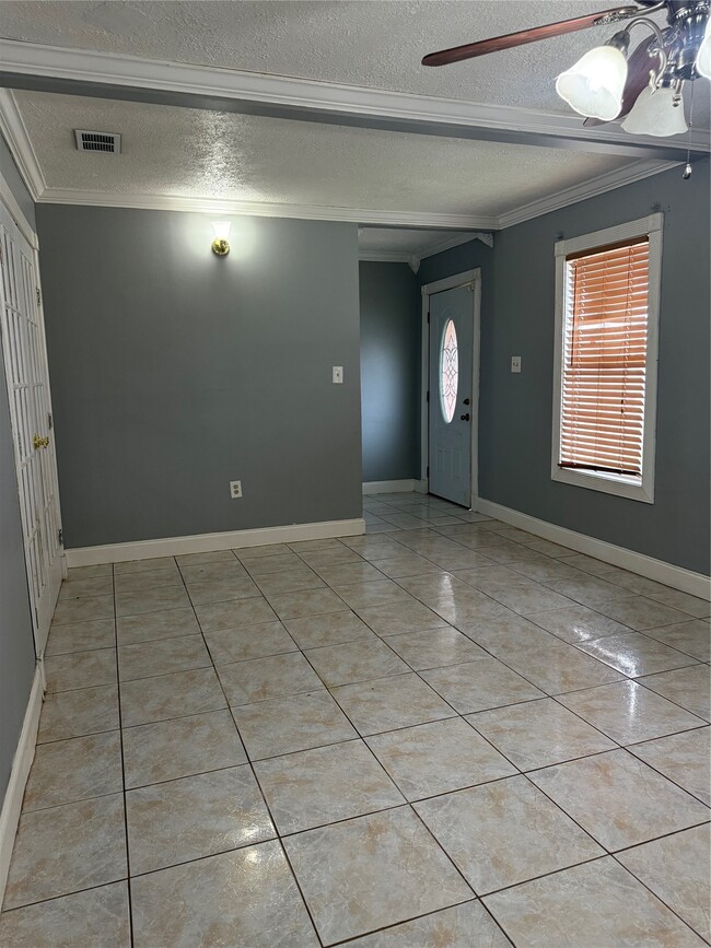 917 Leonard St in Pasadena, TX - Building Photo - Building Photo