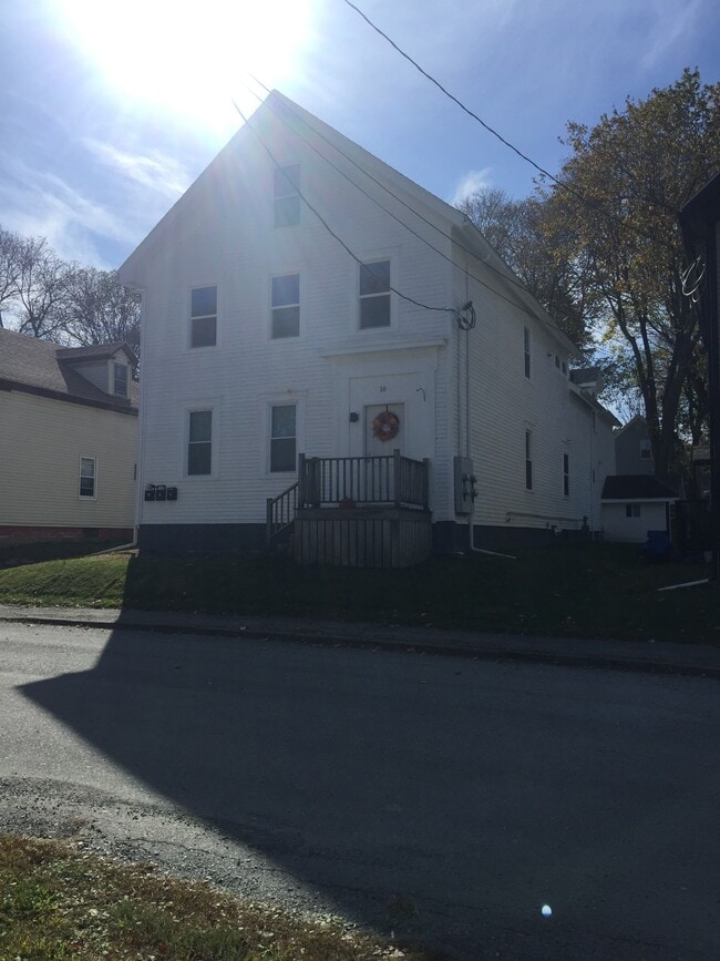 16 Bower St, Unit #3 split lvl one bedroom in Bangor, ME - Building Photo - Building Photo