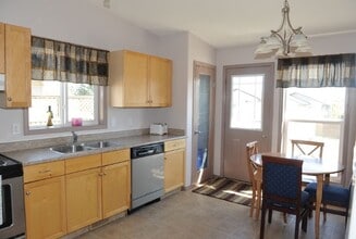 9025 96 Ave in Grande Prairie, AB - Building Photo - Building Photo