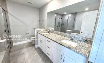 518 Bristol Cir in Poinciana, FL - Building Photo - Building Photo