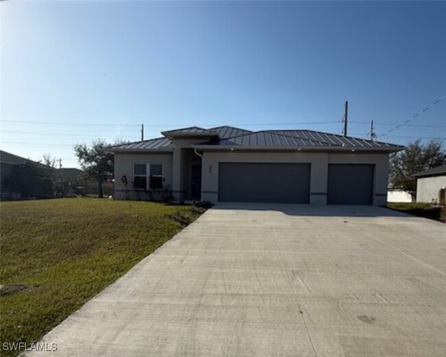 102 NW 24th Terrace in Cape Coral, FL - Building Photo - Building Photo