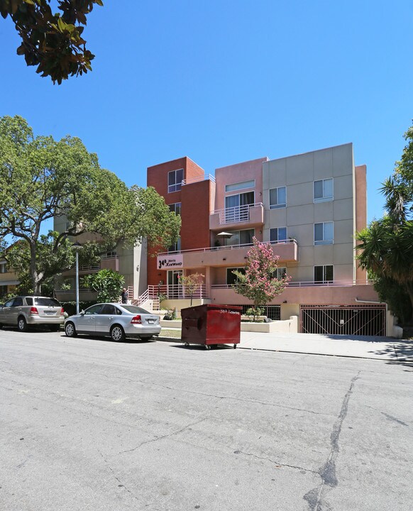 Carlos Morlas Insurance in Glendale, CA - Building Photo