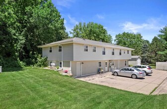 6398 Nesbitt Rd, Unit 3 bedroom in Madison, WI - Building Photo - Building Photo