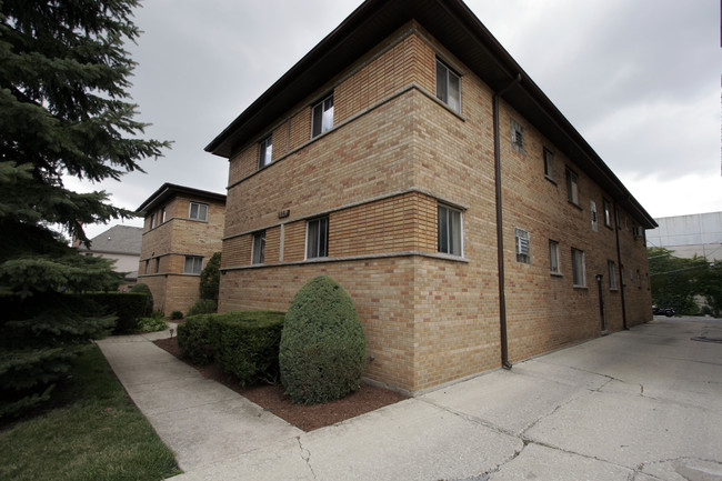 129-133 W Virginia St in Elmhurst, IL - Building Photo - Building Photo