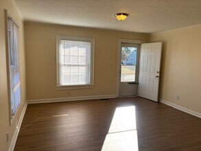 525 Weaver Ave in Archdale, NC - Building Photo - Building Photo