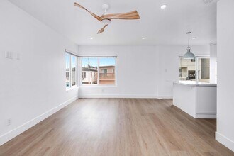 216 Rosecrans Ave, Unit A in Manhattan Beach, CA - Building Photo - Building Photo