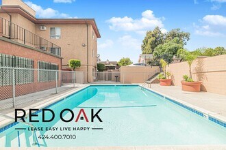 15005 Sherman Way in Los Angeles, CA - Building Photo - Building Photo