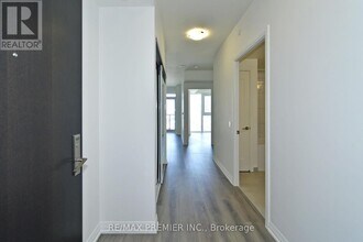 9000 Jane St in Vaughan, ON - Building Photo - Building Photo
