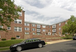 Oxford Fountain Condo in Clayton, MO - Building Photo