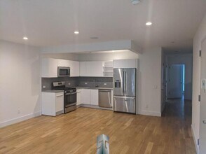 27 Van Buren St in Brooklyn, NY - Building Photo - Building Photo