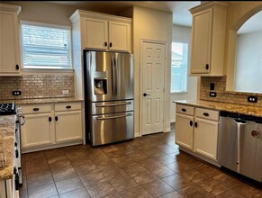 8327 Quiet Bay Dr in Baytown, TX - Building Photo - Building Photo