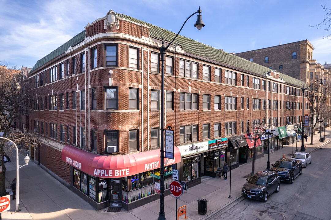 553 W Oakdale in Chicago, IL - Building Photo