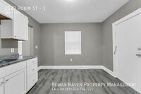 2120 Robin St photo'