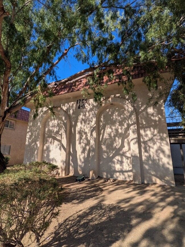 property at 1709 Cordoba Ln