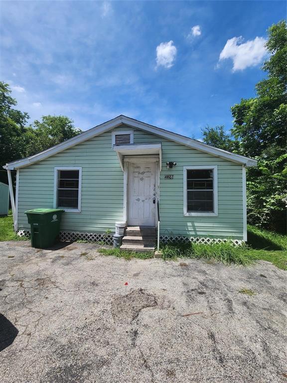 property at 4827 Shreveport Blvd