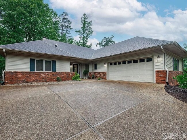 18 Hendaye Ln in Hot Springs Village, AR - Building Photo - Building Photo