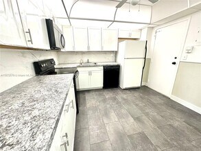 250 174th St in Sunny Isles Beach, FL - Building Photo - Building Photo