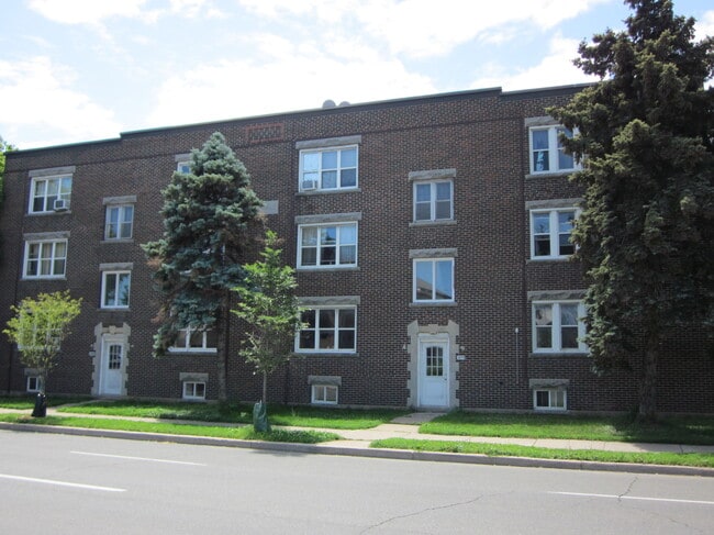 property at 1094 King St E