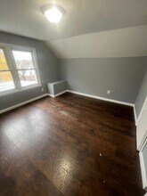 512 Glebe St in Orange, NJ - Foto de edificio - Building Photo