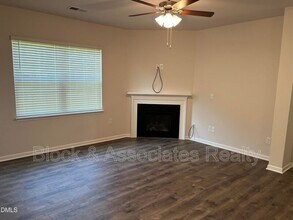 51 Blue Aspen Dr in Fuquay Varina, NC - Building Photo - Building Photo