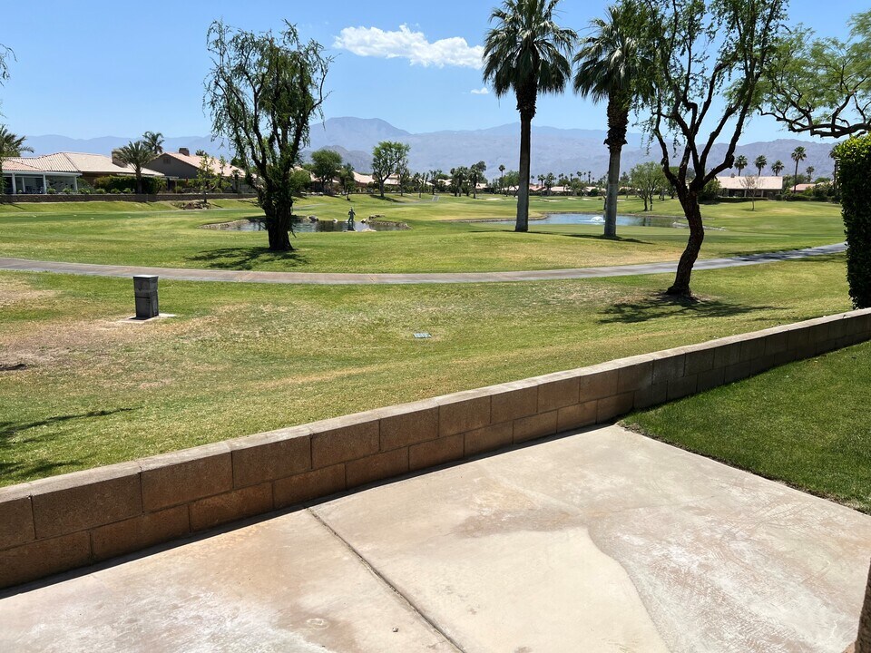 80399 Pebble Beach Dr in Indio, CA - Foto de edificio