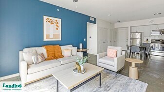 750 Fort Worth Ave in Dallas, TX - Building Photo