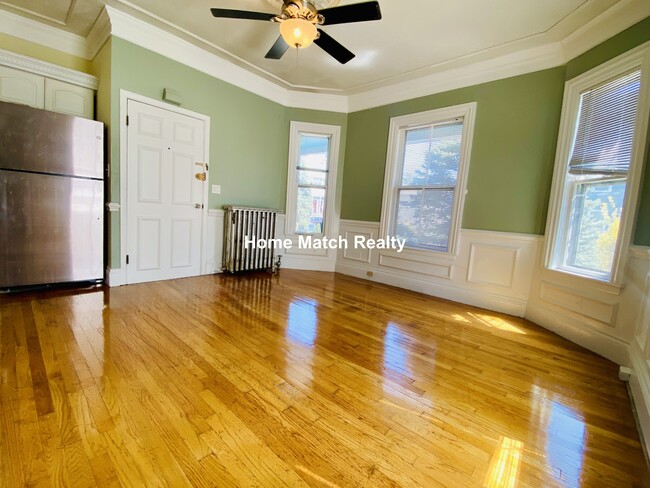 4 Foster St, Unit 1 in Boston, MA - Building Photo - Building Photo