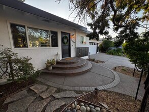 2634 Emma Dr in Pinole, CA - Building Photo - Building Photo