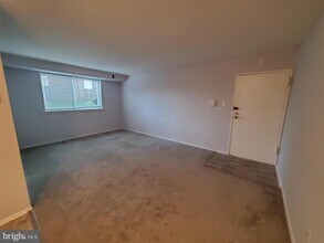 9921 Bustleton Ave in Philadelphia, PA - Building Photo - Building Photo