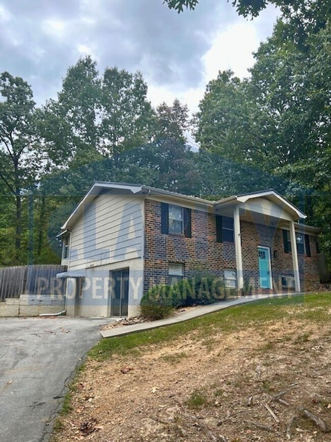 property at 224 Peach Tree Cir NE